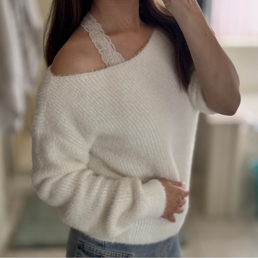 Elegant White Women's Sweater